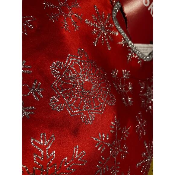 Tree Skirt Christmas Red & Silver Snowflakes 48" TREE SKIRT New! - Picture 4 of 13